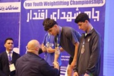 درخشش وزنه‌بردار ایلامی در رقابت‌های کشوری