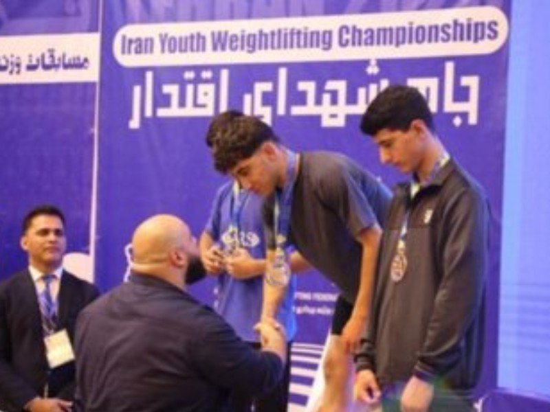 درخشش وزنه‌بردار ایلامی در رقابت‌های کشوری