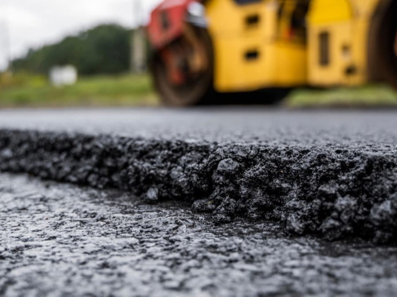 پروژه‌های آسفالت روستاهای دهلران با حمایت مسئولان ادامه دارد