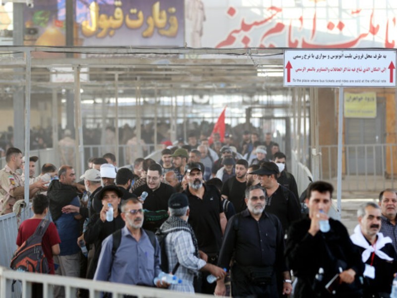 حضور پرشور زائران اربعین در مرز مهران
