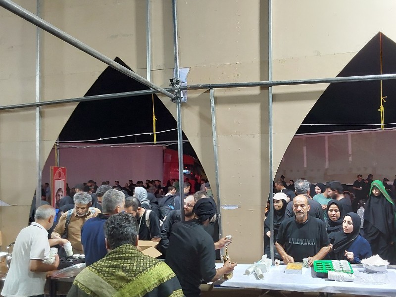 خدمت به زائران افتخاری بزرگ و بی‌نظیر است