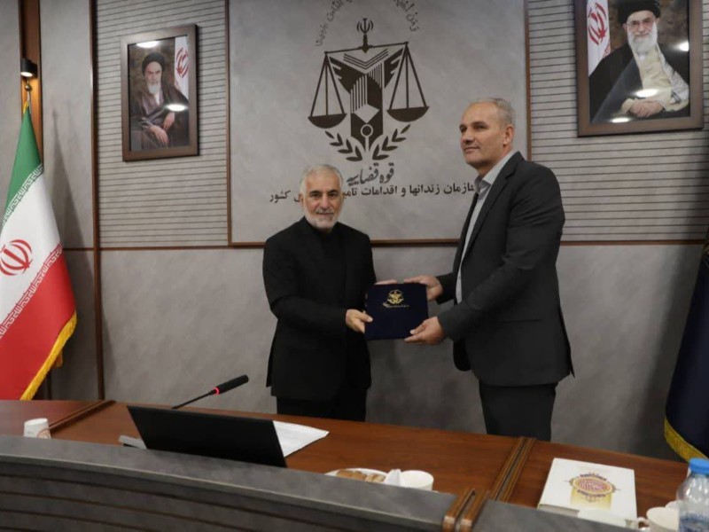 انتخاب مدیرکل زندان‌های ایلام به عنوان رتبه برتر