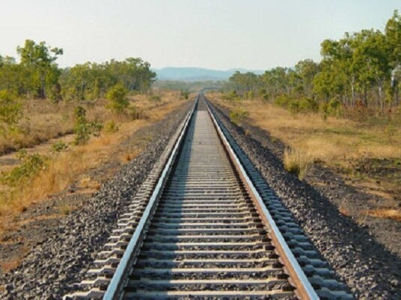 ایلام سرزمین جامانده از ریل توسعه