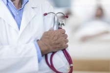 روز پزشک؛ روایت پیشرفت‌ها و چالش‌های پزشکی ایران