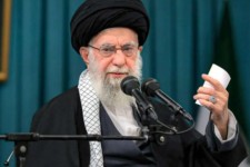 سپر پولادین اتحاد مردم خدشه‌دار نشود