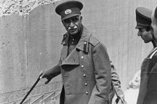 خیانت خاندان پهلوی به ملت ایران