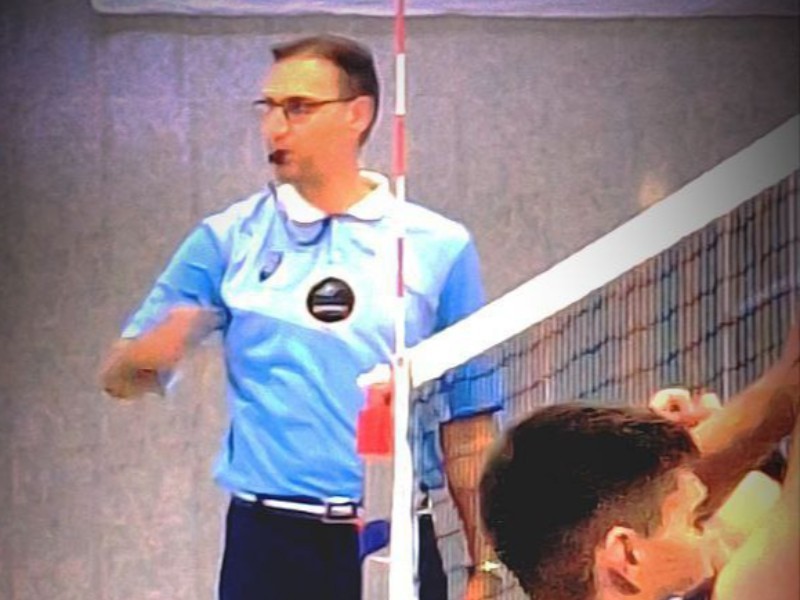 داور ایلامی در لیگ والیبال کشور قضاوت می‌کند