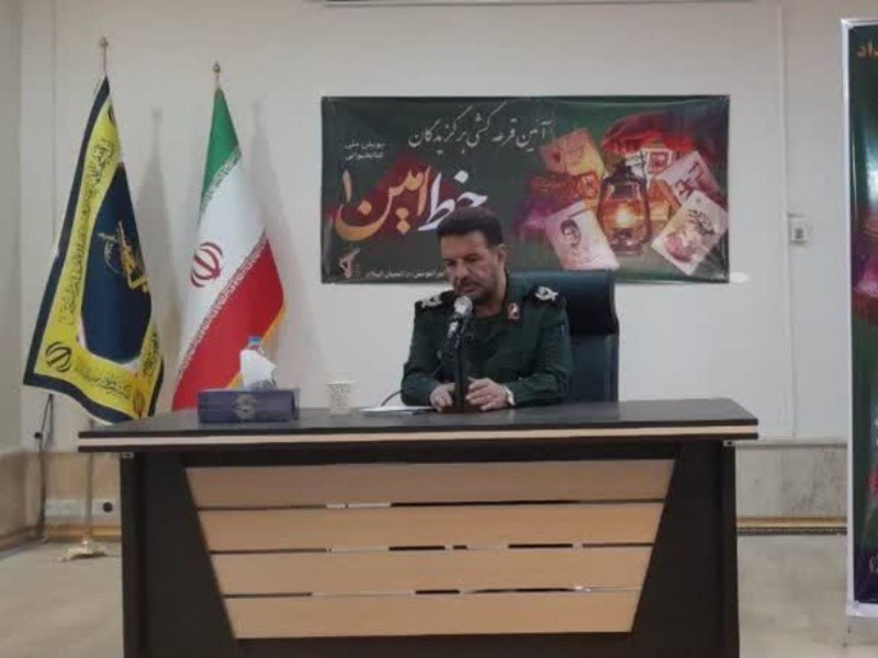 ترویج فرهنگ کتاب‌خوانی و ایثار، پیوند مردم و نظام را تقویت می‌کند