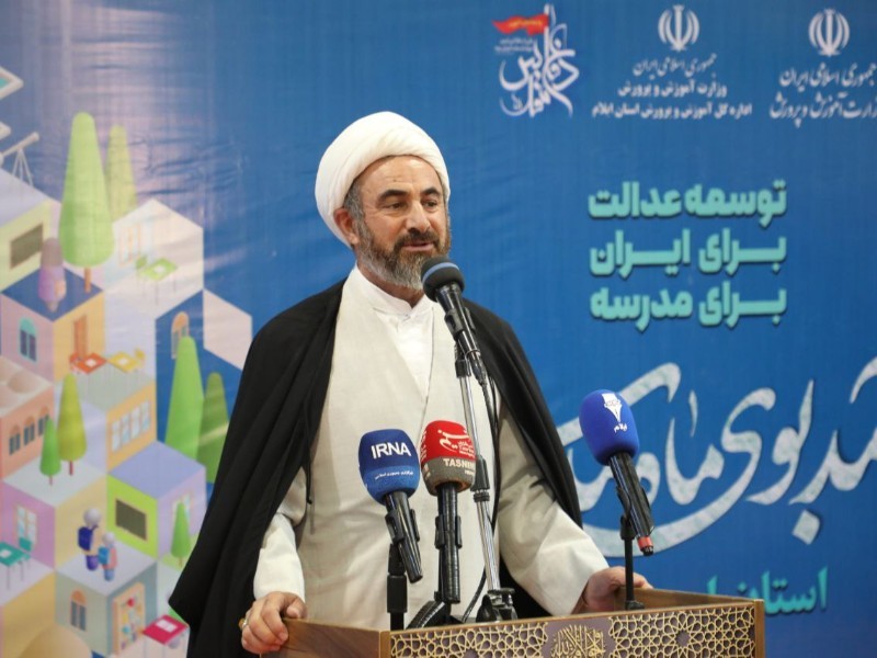 دشمن، آینده نوجوانان را نشانه گرفته است