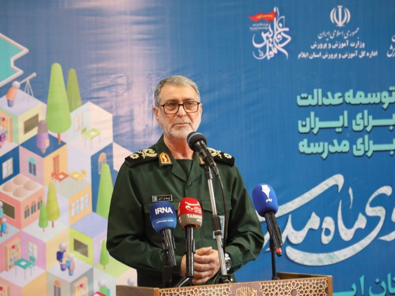 دانش‌آموزان باید پیشگام جهاد ترکیبی باشند