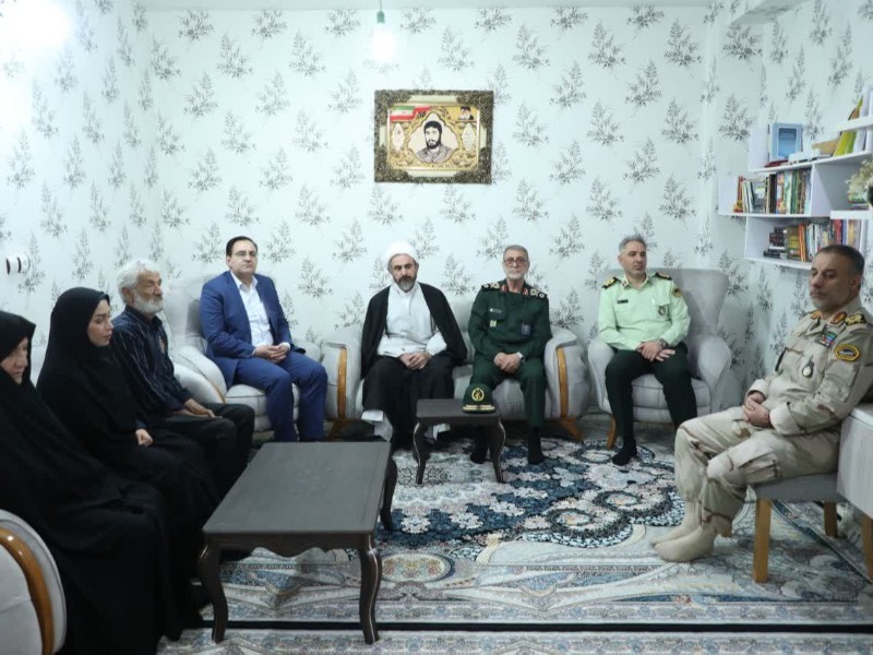 دیدار مسئولان با خانواده شهدای نیروهای مسلح