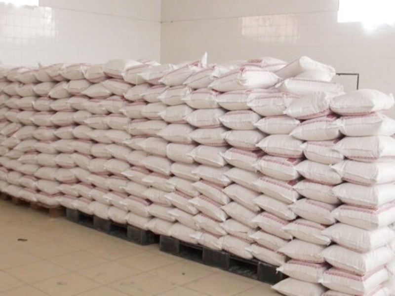 ۱۳ تُن آرد خارج از شبکه توزیع در ایلام توزیع شد