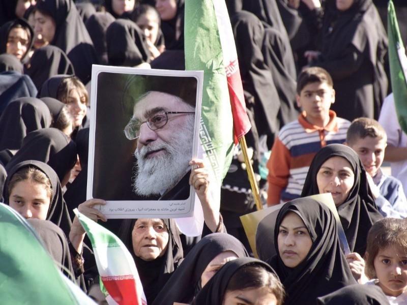 خروش مردم ایلام در یوم‌الله ۱۳ آبان