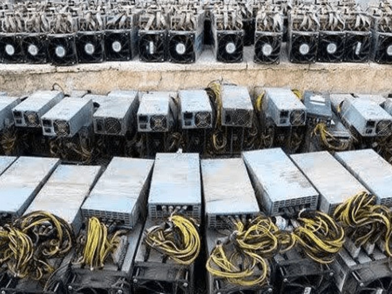 کشف ۱۲۸ دستگاه ماینر قاچاق در مهران