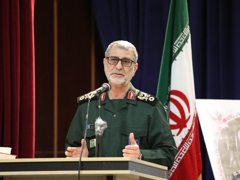 بسیج پرچم‌دار صیانت از هویت ملی است