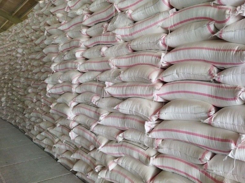 ۱۰ هزار تن کود اوره در دهلران توزیع شد