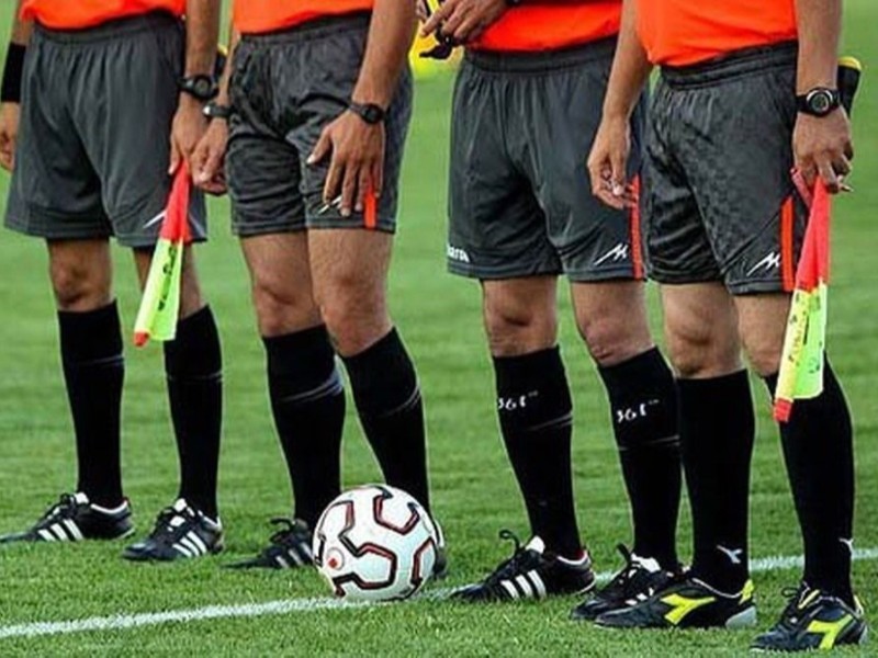 ۴ داور ایلامی مسابقه فولاد - مرزداران را سوت می‌زنند