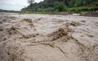 طغیان رودخانه در مرکز شهر دره‌شهر