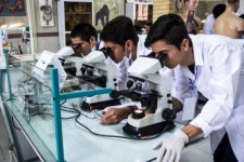 رقابت دانش‌آموزان نخبه علوم‌تجربی کشور در ایلام