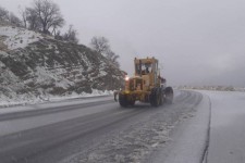۹۰ کیلومتر از محورهای استان ایلام برف‌روبی شد