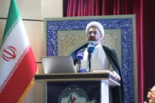 نماز و صبر عاملان مهم حل مشکلات هستند