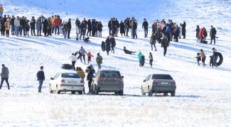 شادی مردم ایلام در نخستین برف زمستانی