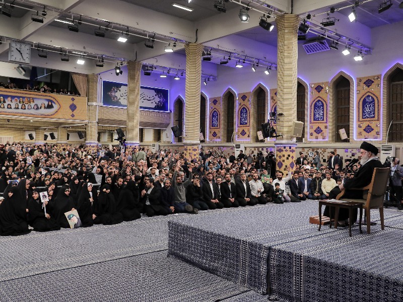 صدای معترض شنیده می‌شود اما با اغتشاشگر برخورد شود