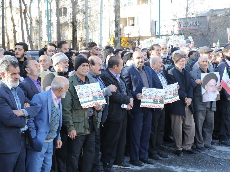 ندای مرگ بر امریکا و اسرائیل در تشییع شهید امنیت ایلام