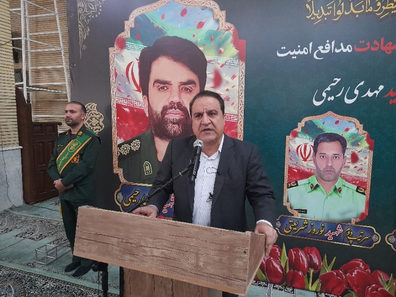 هدف دشمنان انحراف جوانان از مسیر اصلی است