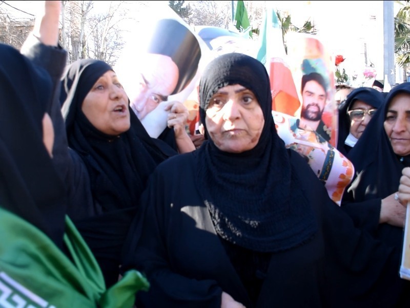 نمی‌گذاریم ایران عزیزمان تکه‌تکه شود