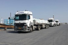 تردد روزانه ۴۰۰ کامیون کالا از مرز مهران