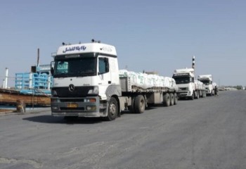 تردد روزانه ۴۰۰ کامیون کالا از مرز مهران