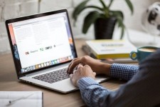 ادارات ایلام با یک‌سوم ظرفیت کارکنان فعالیت می‌کنند