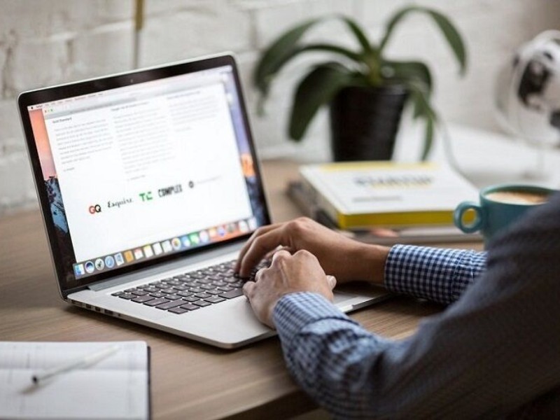 ادارات ایلام با یک‌سوم ظرفیت کارکنان فعالیت می‌کنند