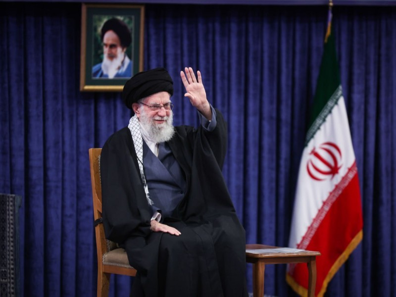 رهبر معظم انقلاب اسلامی به شهادت رسیدند