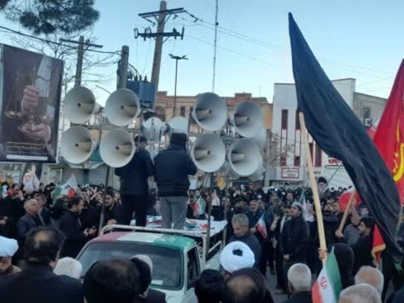 مردم ایلام در سوگ امام امت نشستند