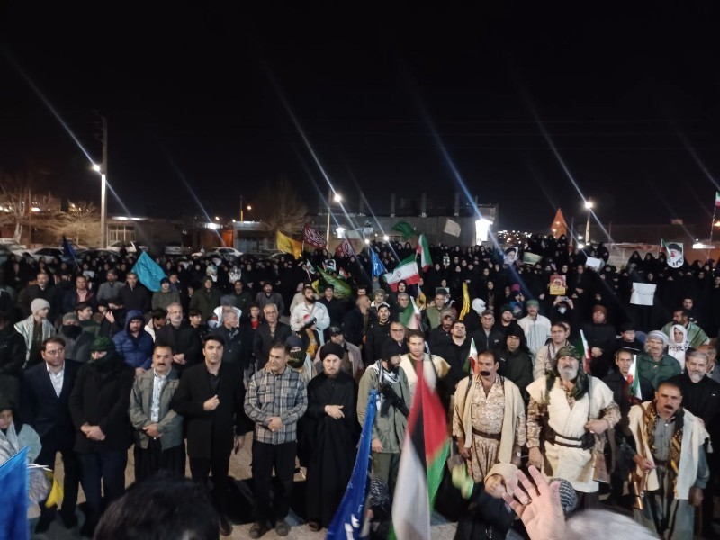 حضور پرشور مردم ایلام در عزاداری رهبر شهیدشان