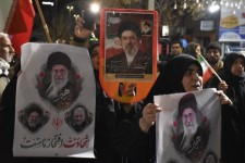 رجزخوانی مرد عراقی در اجتماع شبانه ملکشاهی