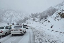 بارش برف بهاری در تنگه ارغوان ایلام