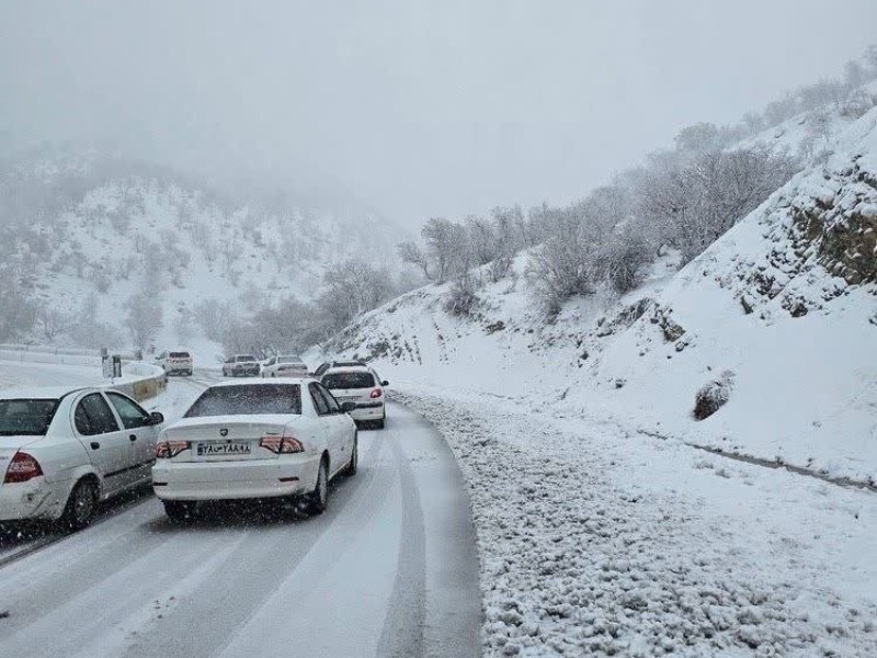 بارش برف بهاری در تنگه ارغوان ایلام