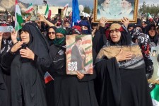 شیون زنان ملکشاهی در چهلم رهبر شهید