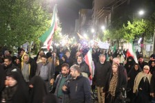 ایلامی‌ها زیر باران هم، پای حمایت ایستادند