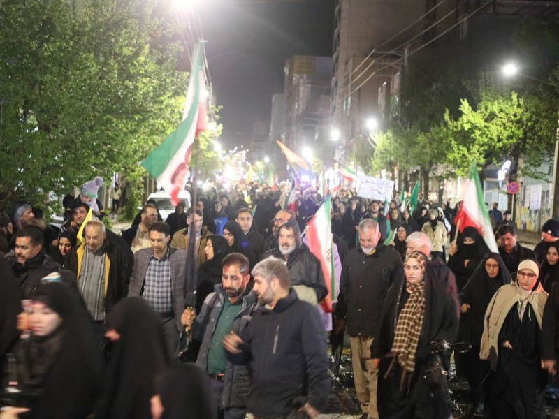 ایلامی‌ها زیر باران هم، پای حمایت ایستادند