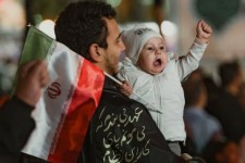 اجرای سرود «دختراتو ببین» در اجتماعات شبانه ملکشاهی