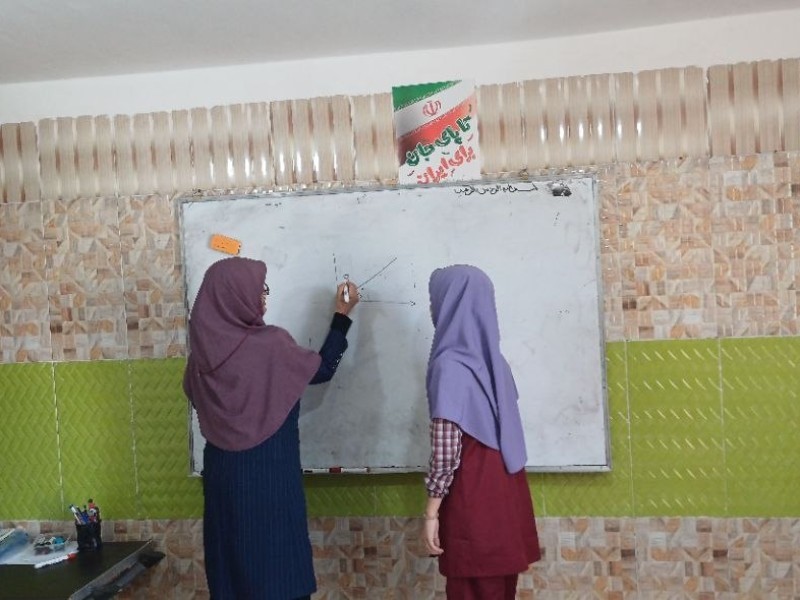 معلمی که آموزش را به دل خانه آورد