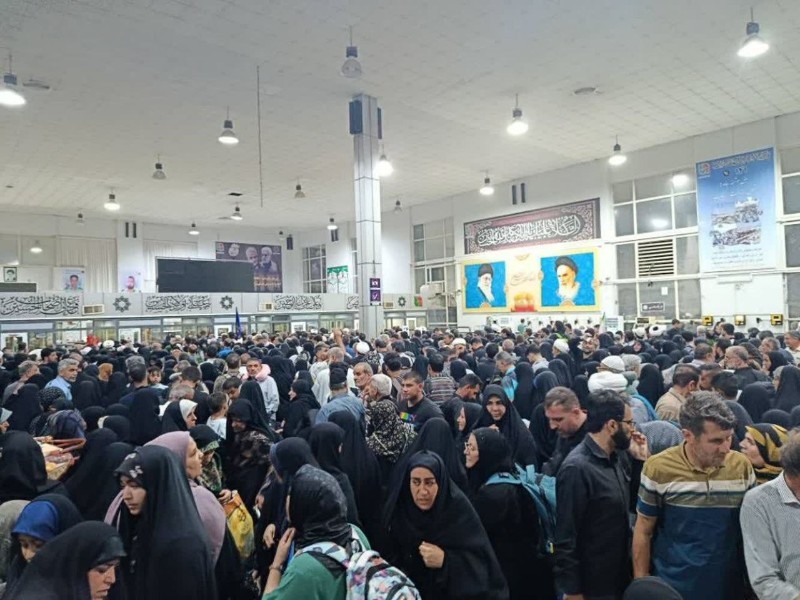 حضور گسترده زائران در پایانه شهید سلیمانی مهران