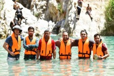 گردشگران با تورهای دارای مجوز سفر کنند