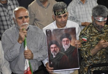 وحدت مردم و نوید پیروزی بزرگ