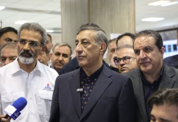 معاون اجرایی رئیس‌جمهور از میدان نفتی آذر بازدید کرد