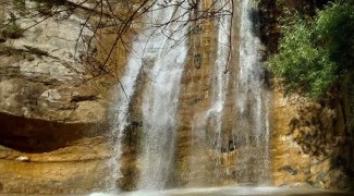 آبشار اما ایلام؛ مقصدی بکر برای گردشگران طبیعت